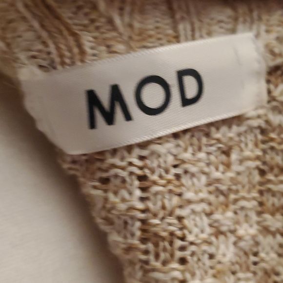 MOD cream and tan sweater, M - Picture 6 of 7